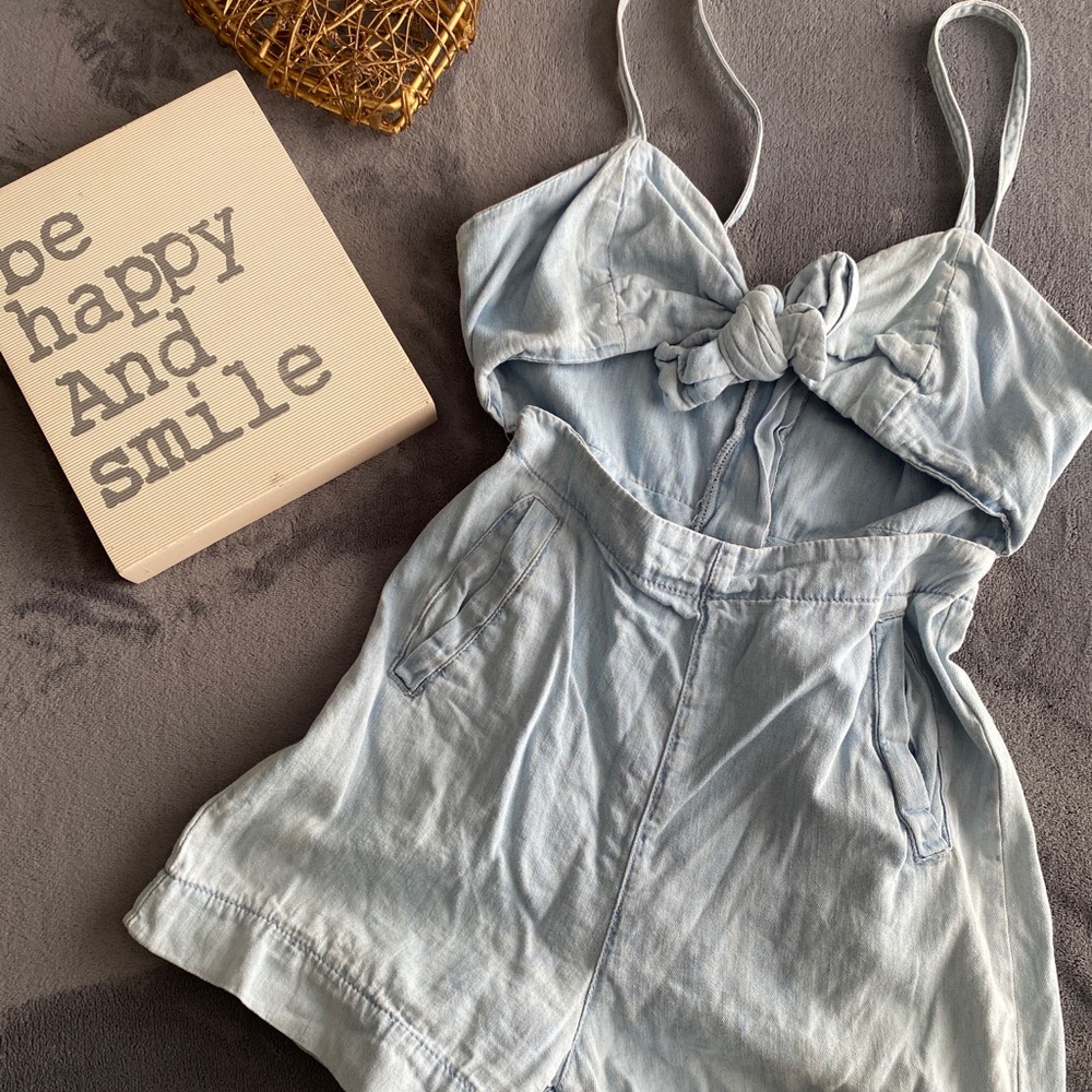 Light jean summer romper 🌞